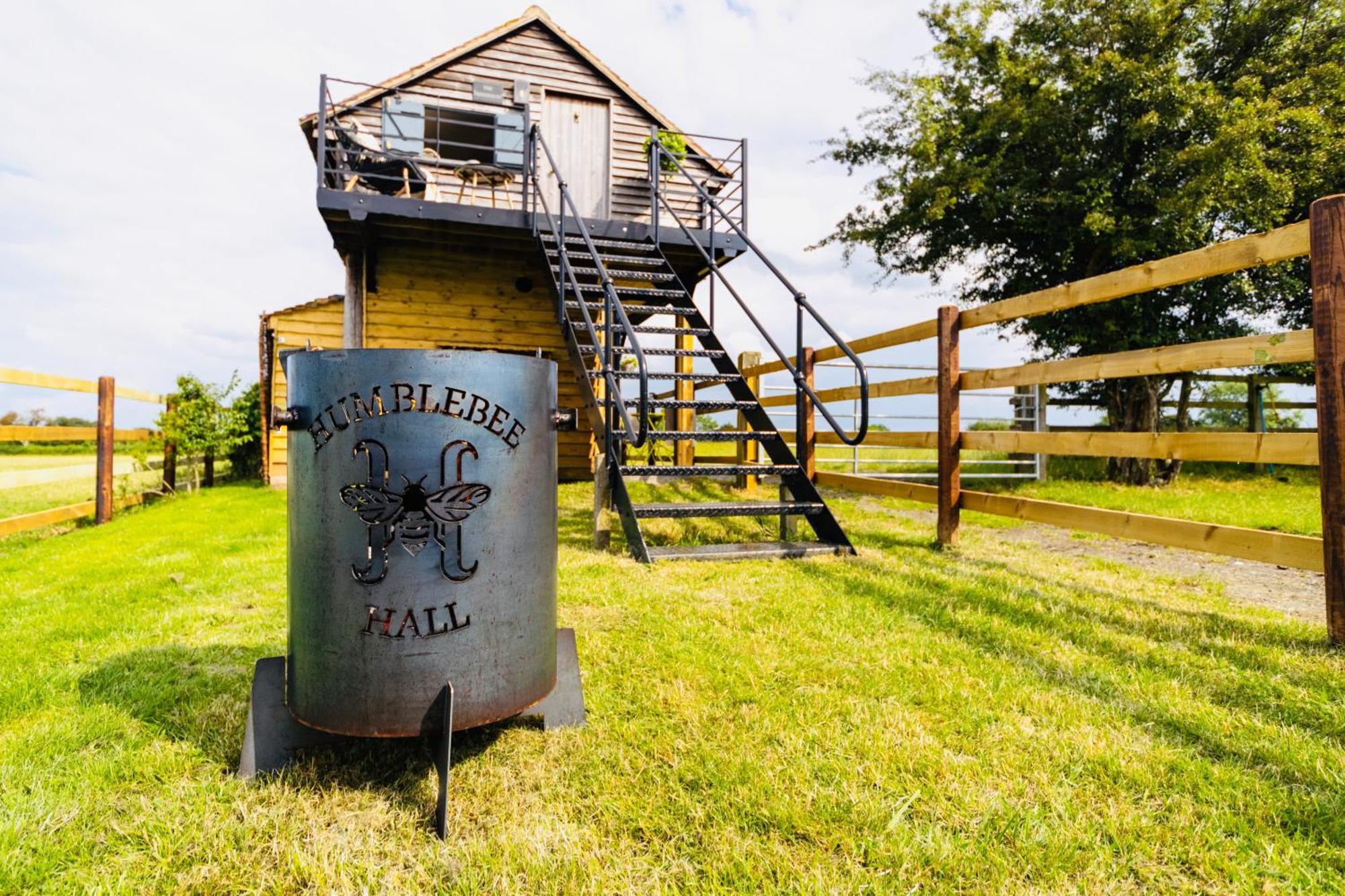 וורצ'סטר The Treehouse At Humblebee Hall מראה חיצוני תמונה