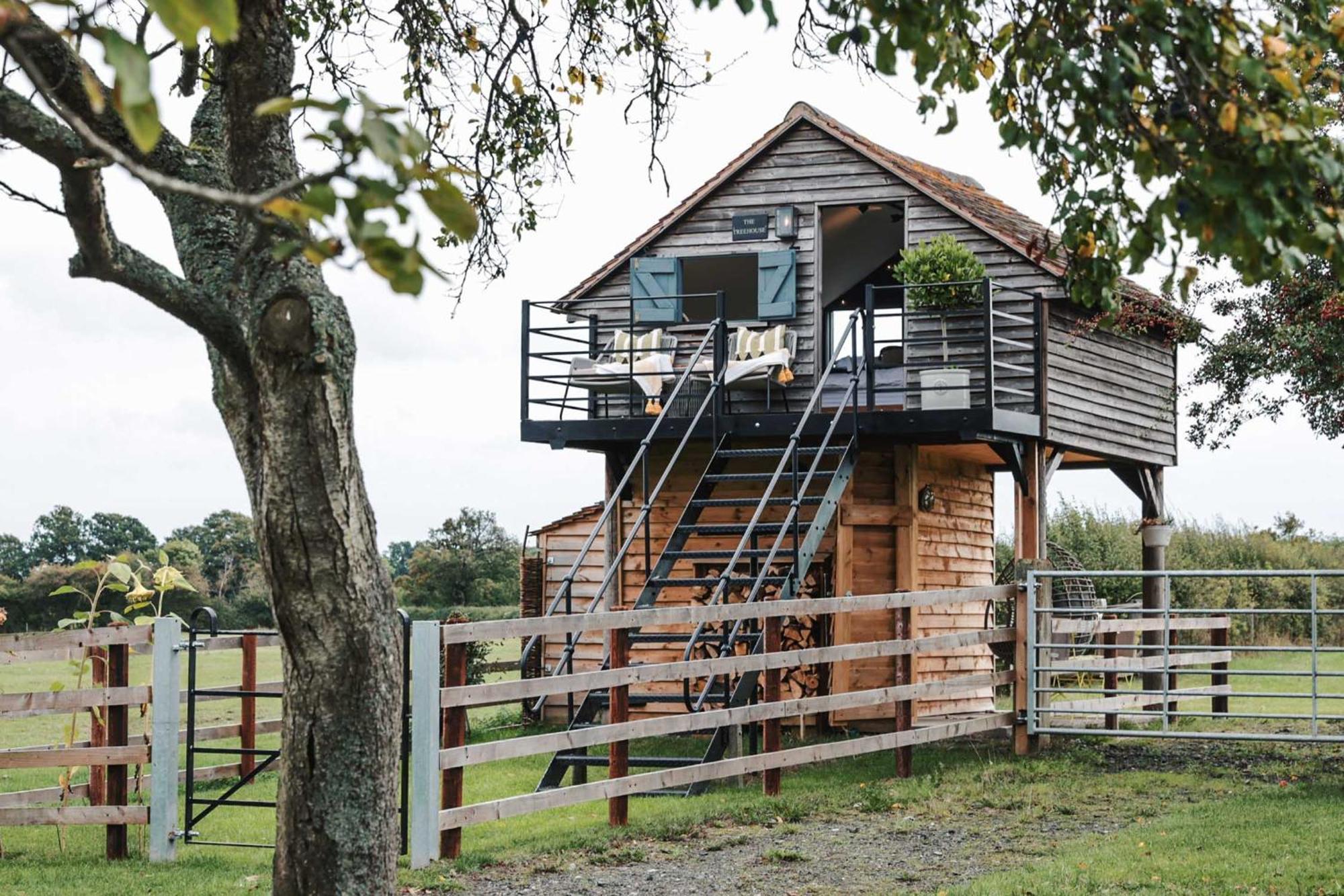 וורצ'סטר The Treehouse At Humblebee Hall מראה חיצוני תמונה